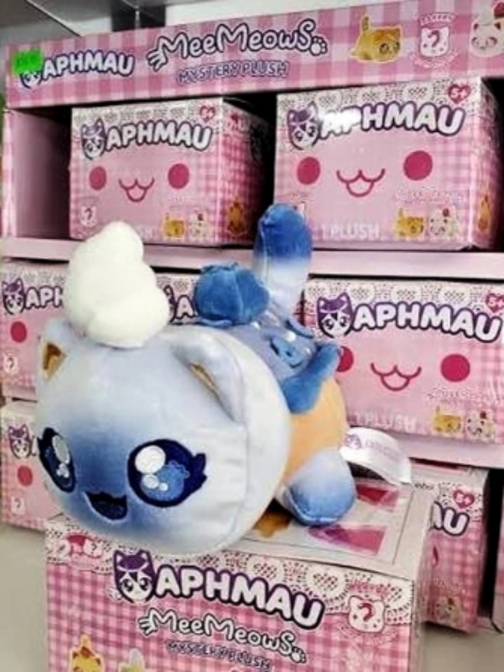 APHMAU MeeMeows Mystery Plush Blueberry Muffin Cat